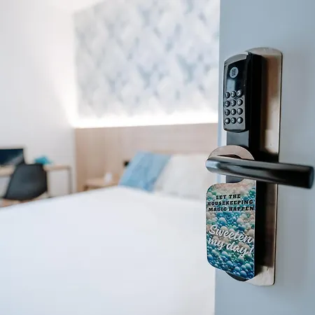 Sweet Lloret Suites 호텔